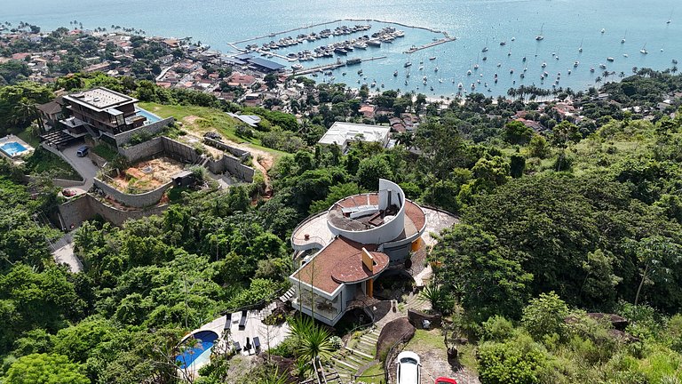 Casa em condomínio, espaço gourmet e piscina