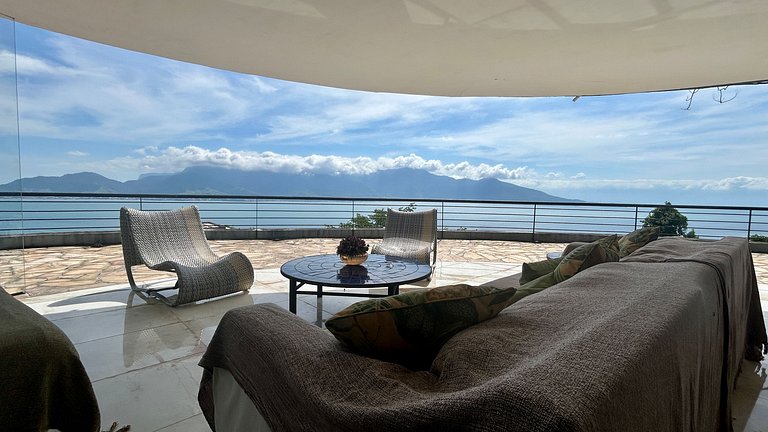 Casa em condomínio, espaço gourmet e piscina