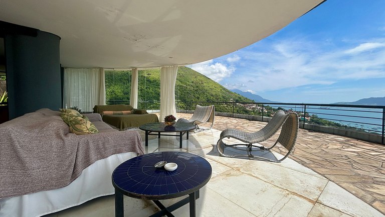 Casa em condomínio, espaço gourmet e piscina