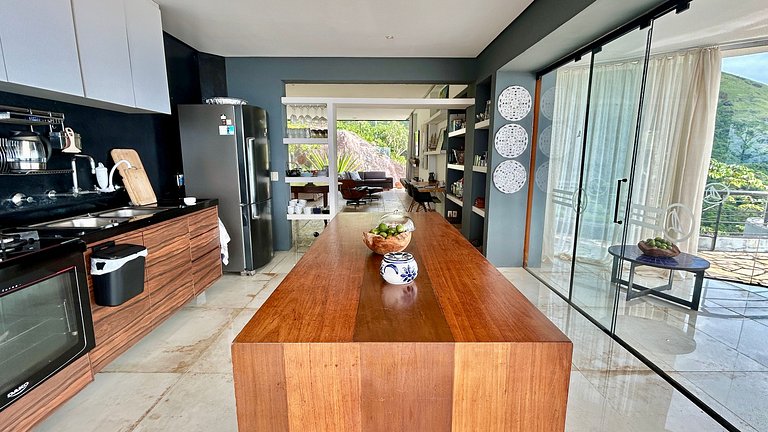 Casa em condomínio, espaço gourmet e piscina