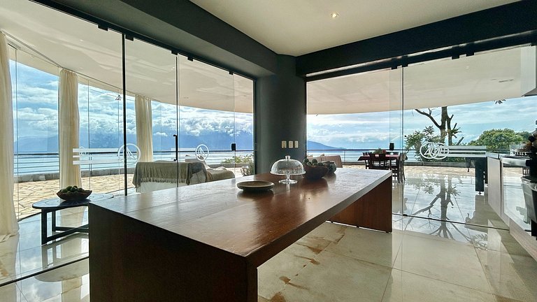 Casa em condomínio, espaço gourmet e piscina