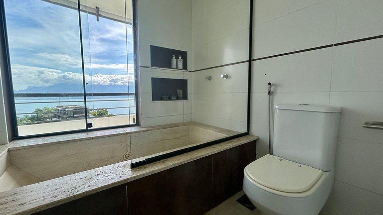 Casa em condomínio, espaço gourmet e piscina