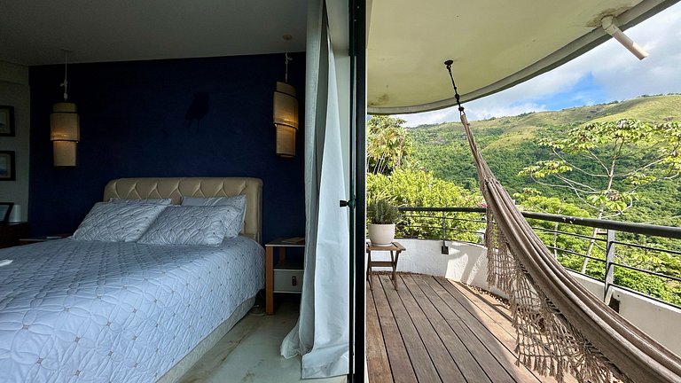 Casa em condomínio, espaço gourmet e piscina