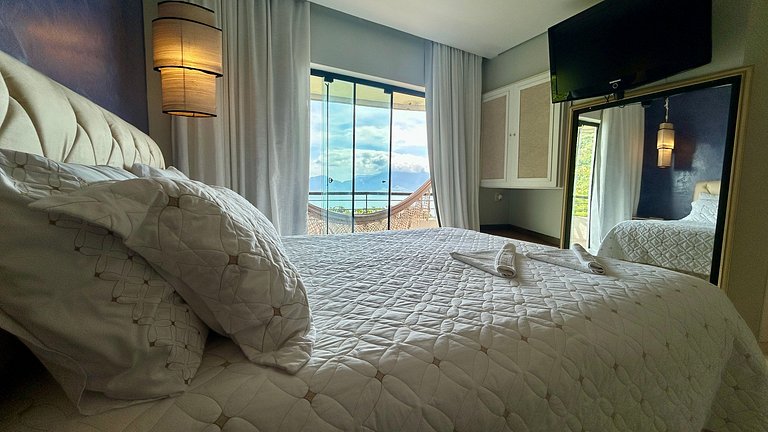 Casa em condomínio, espaço gourmet e piscina