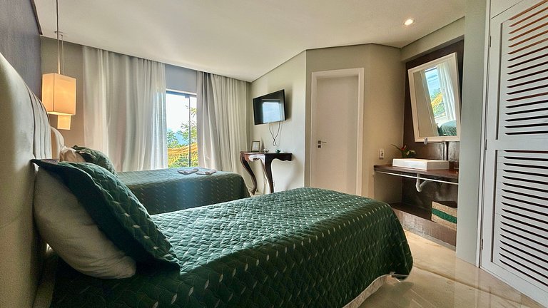 Casa em condomínio, espaço gourmet e piscina