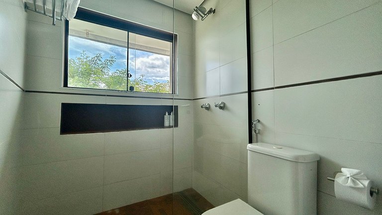 Casa em condomínio, espaço gourmet e piscina