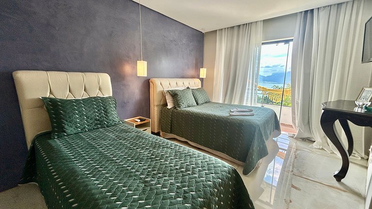 Casa em condomínio, espaço gourmet e piscina