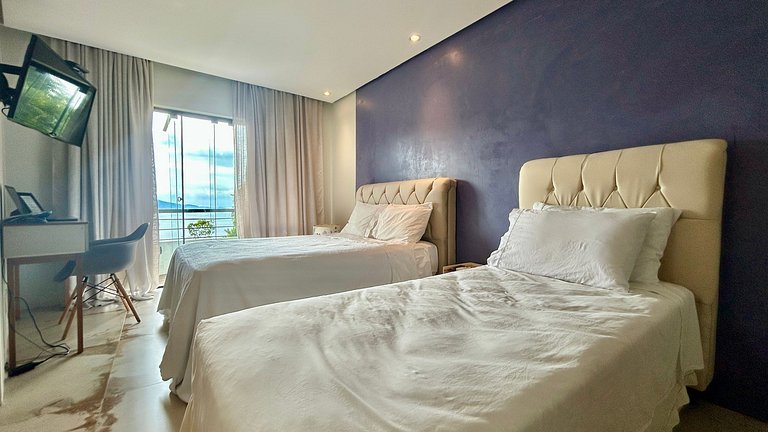 Casa em condomínio, espaço gourmet e piscina