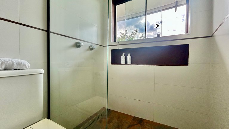 Casa em condomínio, espaço gourmet e piscina