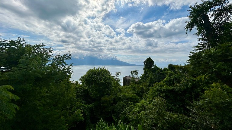 Casa em condomínio, espaço gourmet e piscina