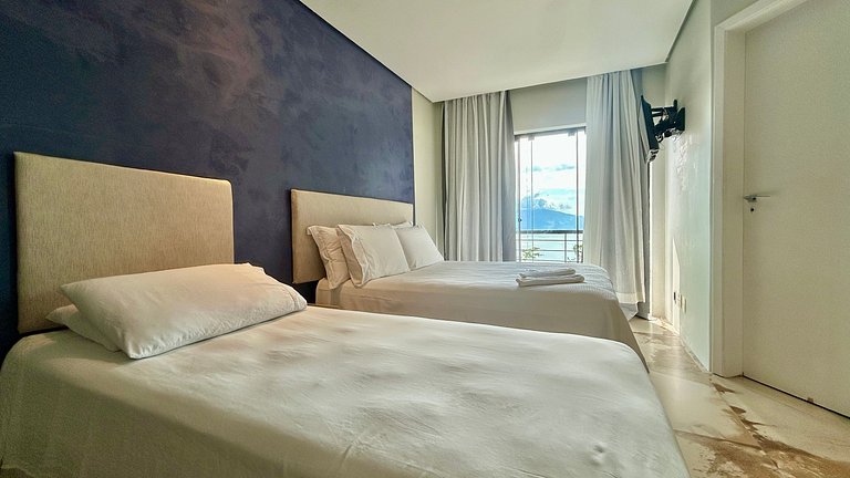 Casa em condomínio, espaço gourmet e piscina