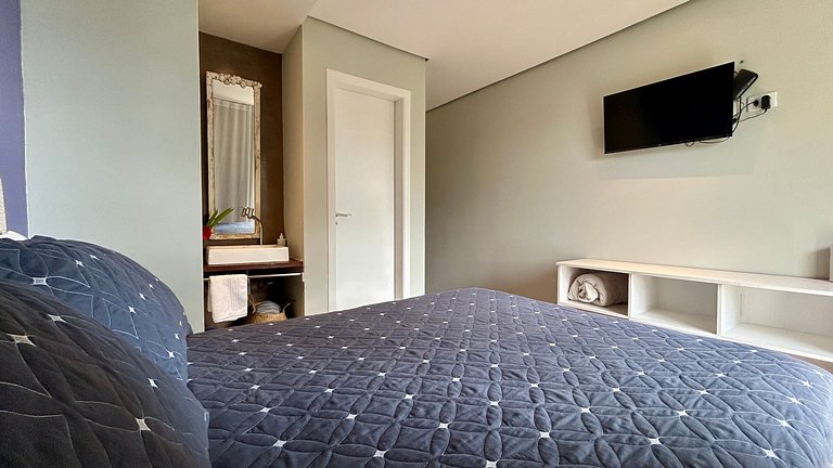 Casa em condomínio, espaço gourmet e piscina