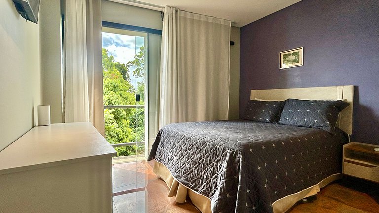 Casa em condomínio, espaço gourmet e piscina