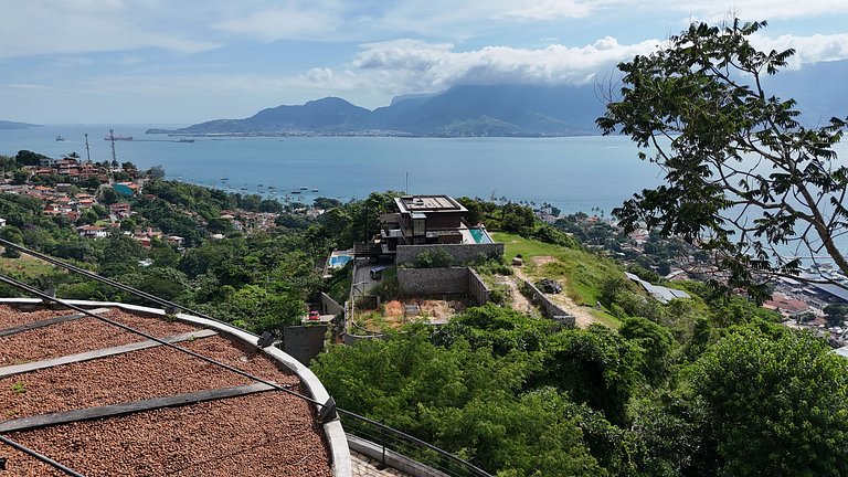 Casa em condomínio, espaço gourmet e piscina