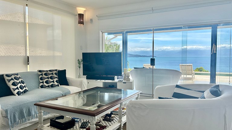 Piscina aquecida, sauna, churrasqueira, na Vila