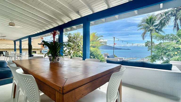 Piscina aquecida, sauna, churrasqueira, na Vila