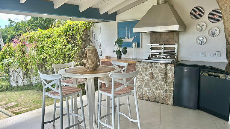 Piscina aquecida, sauna, churrasqueira, na Vila