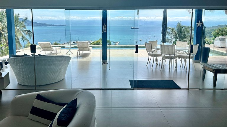 Piscina aquecida, sauna, churrasqueira, na Vila