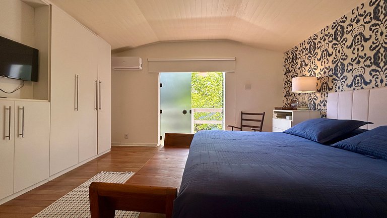 Piscina aquecida, sauna, churrasqueira, na Vila