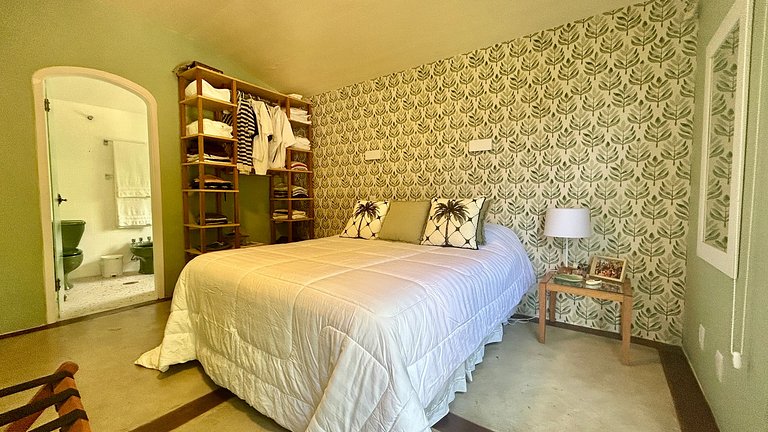 Piscina aquecida, sauna, churrasqueira, na Vila