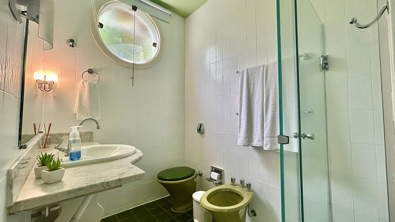 Piscina aquecida, sauna, churrasqueira, na Vila