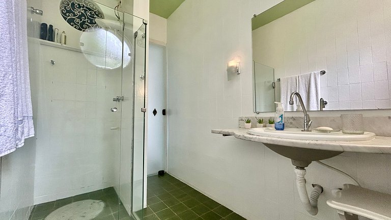 Piscina aquecida, sauna, churrasqueira, na Vila