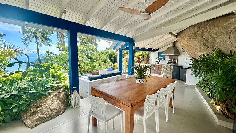 Piscina aquecida, sauna, churrasqueira, na Vila