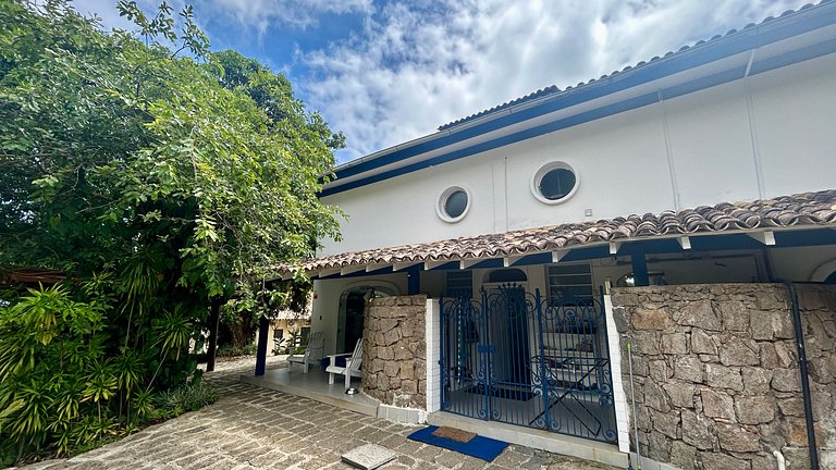 Piscina aquecida, sauna, churrasqueira, na Vila