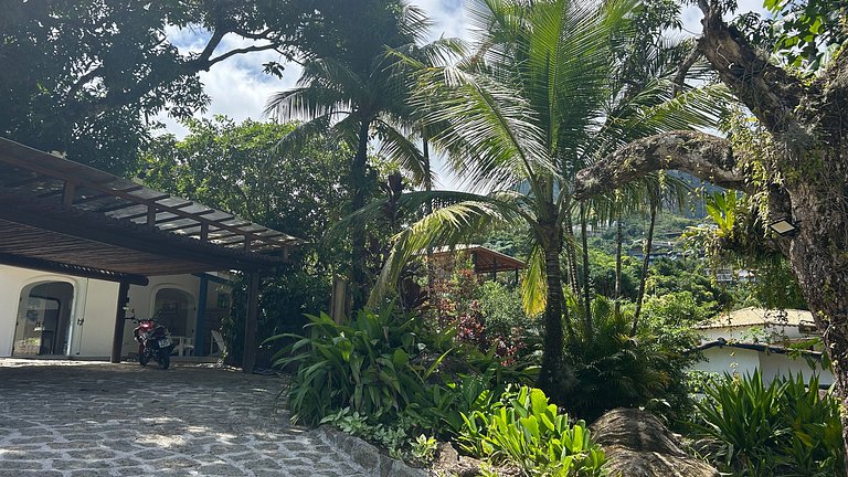 Piscina aquecida, sauna, churrasqueira, na Vila