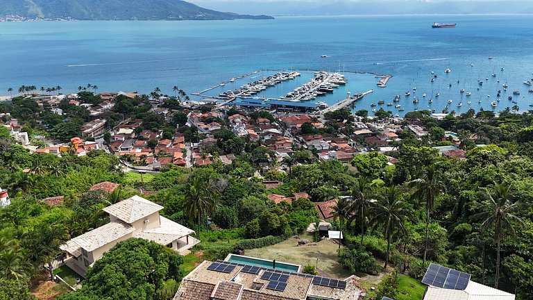 Piscina aquecida, sauna, churrasqueira, na Vila