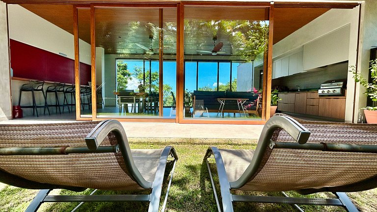 Casa contemporânea, piscina, vista, espaço gourmet