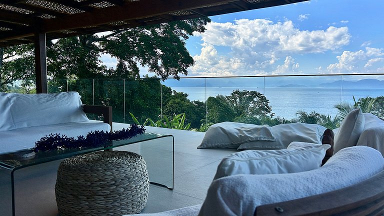 Casa em condomínio, piscina aquecida, sauna, vista