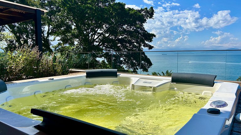 Casa em condomínio, piscina aquecida, sauna, vista