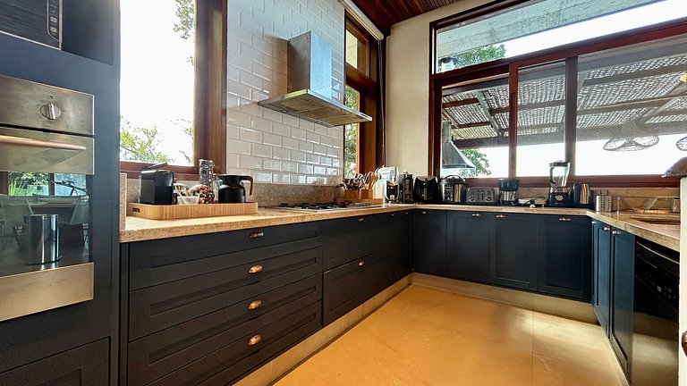 Casa em condomínio, piscina aquecida, sauna, vista