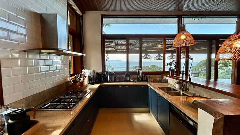 Casa em condomínio, piscina aquecida, sauna, vista