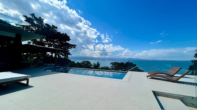 Casa em condomínio, piscina aquecida, sauna, vista