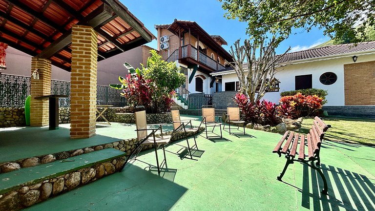 Na Vila História com conforto e espaço gourmet