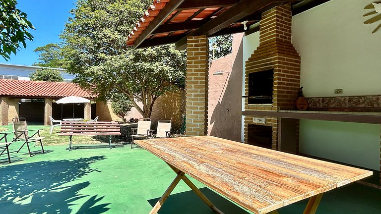 Na Vila História com conforto e espaço gourmet