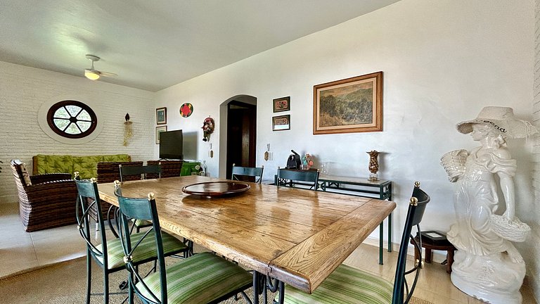 Vila História com conforto e espaço gourmet