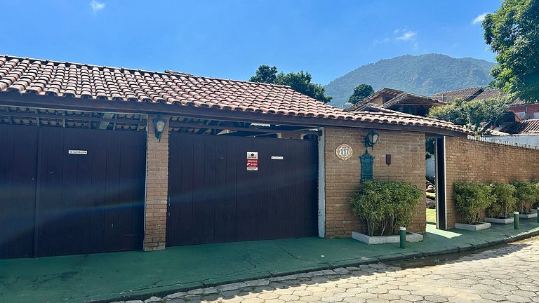 Vila História com conforto e espaço gourmet