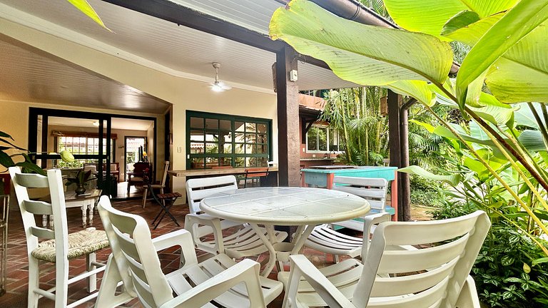 Casa em condomínio, piscina e lazer completo