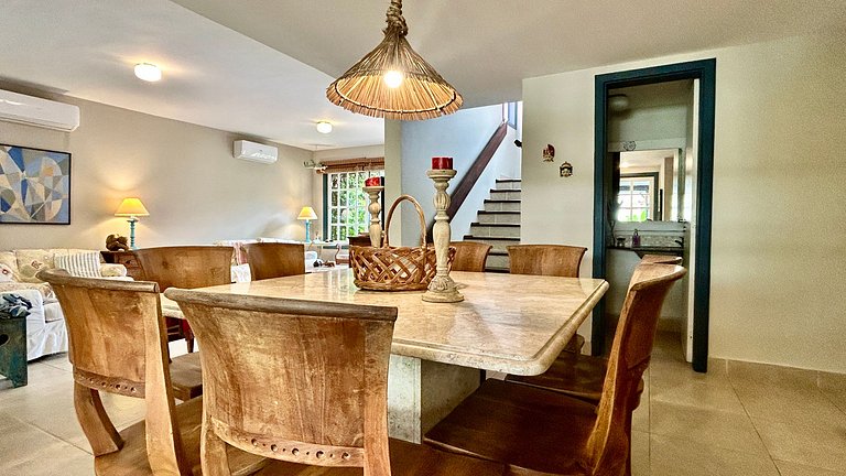 Casa em condomínio, piscina e lazer completo