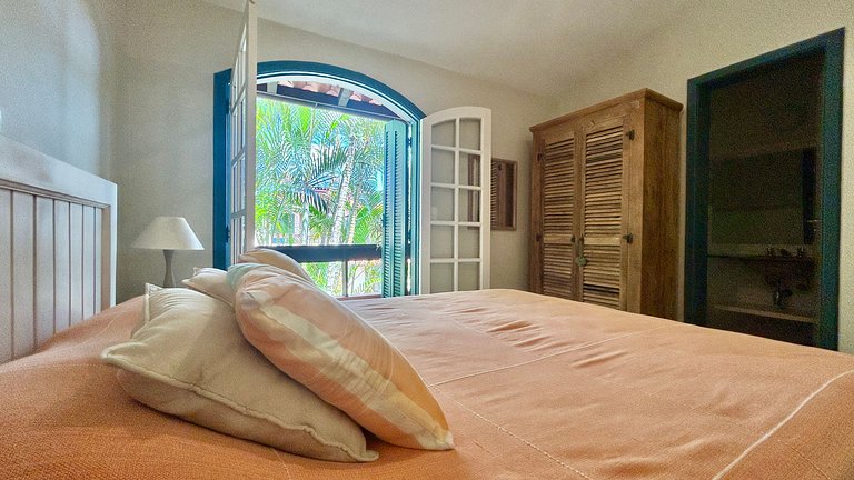 Casa em condomínio, piscina e lazer completo