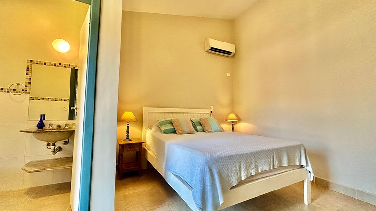 Casa em condomínio, piscina e lazer completo