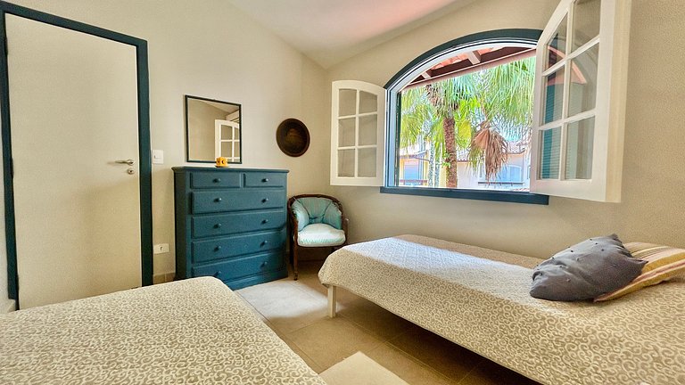 Casa em condomínio, piscina e lazer completo