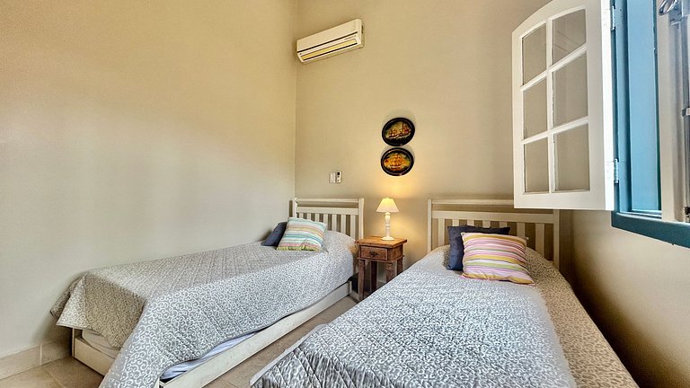 Casa em condomínio, piscina e lazer completo