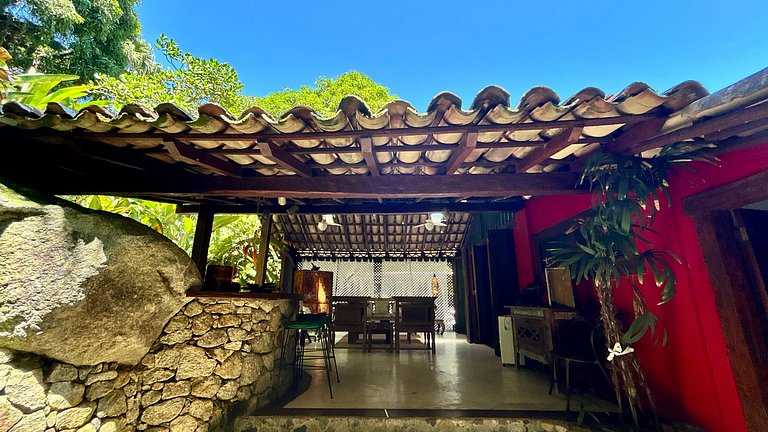 Casa em condomínio pé na areia - P. Curral