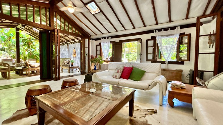 Casa em condomínio pé na areia - P. Curral