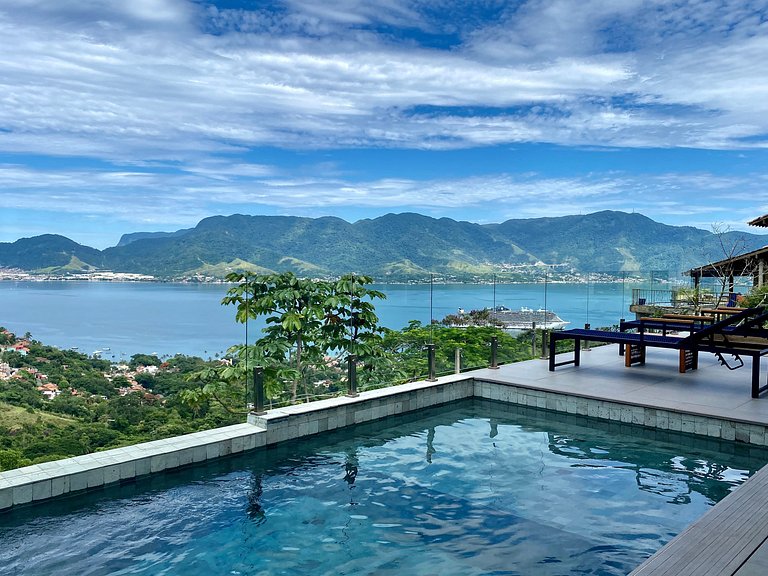 Casa moderna, piscina, gourmet, em condomínio