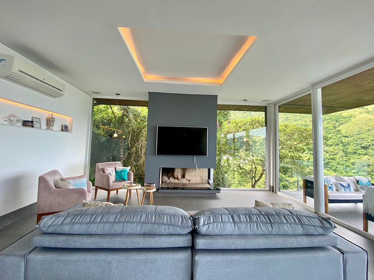 Casa moderna, piscina, gourmet, em condomínio